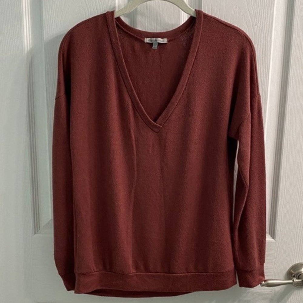 Charlotte Russe Long-Sleeve V-Neck Sweater - Rust/Red/Brown